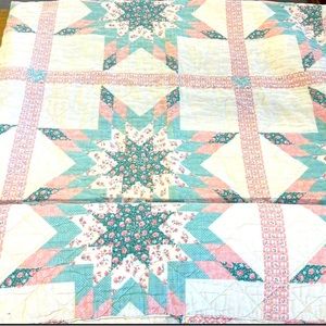 Vintage quilt twin bedspread